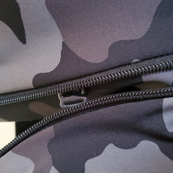 ALL IN MOTION 36 D ZIP FRONT SPORTS BRA - Picture 4 of 12